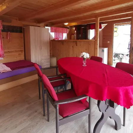 Holiday House Maj