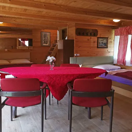 Holiday House Maj Nyaraló *